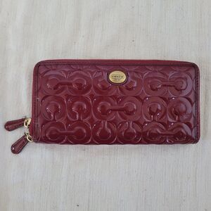 Coach Peyton Red Wallet Gold Embossed Patent Leather Signature C Accordian Zip
